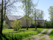 Nuortentuvan julkisivu Ahjolantien suuntaan